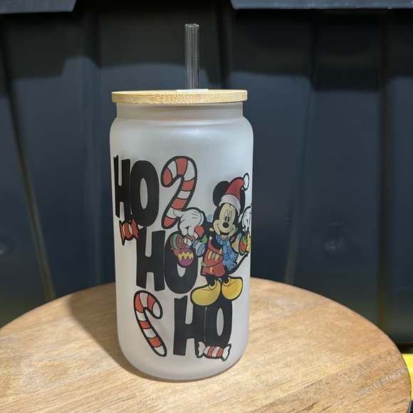 🆕 Mickey Christmas Can Glass Cup - Picture 1 of 5